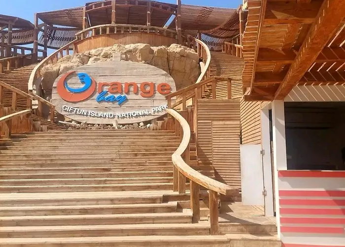 Úszó hotel Orange Bay