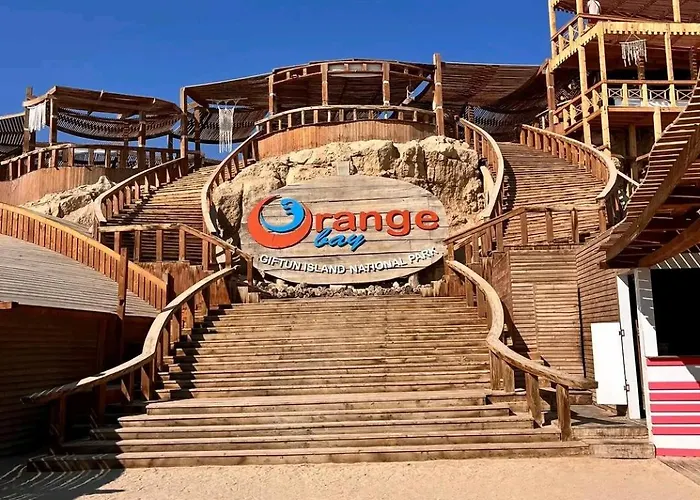 Úszó hotel Orange Bay Gurdaka